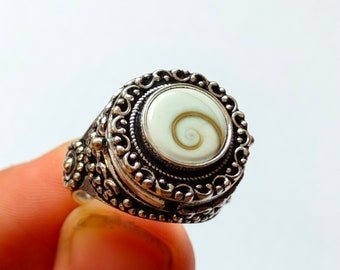 Bellissimo anello di veleno, anello di scatola segreta dell'occhio di Shiva, anello di compartimento segreto, anello placcato in argento fatto a mano, anello di dichiarazione, gioielli regalo