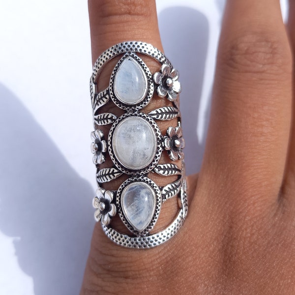 Anillo de piedra lunar hecho a mano: anillo de flor de plata esterlina, diseño de tres piedras