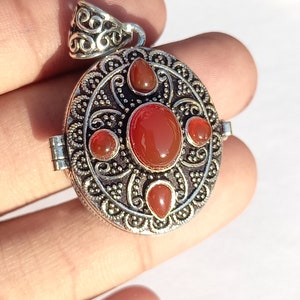 Handmade Poisoner Pendant with Natural Red Onyx Gemstone, 92.5 Silver Plated Poison Pendant,Medicne Pendant, Pill Box Pendant, Jewelry