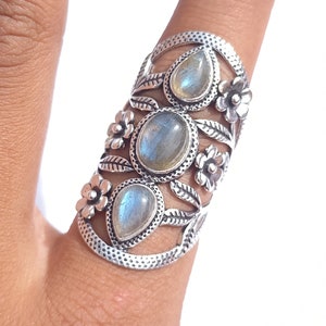 ハンドメイドのラブラドライトフラワーリング：925スターリングシルバーのステートメントジュエリー