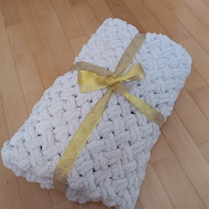 Puffy blanket for baby | Alize puffy chunky knit baby blanket