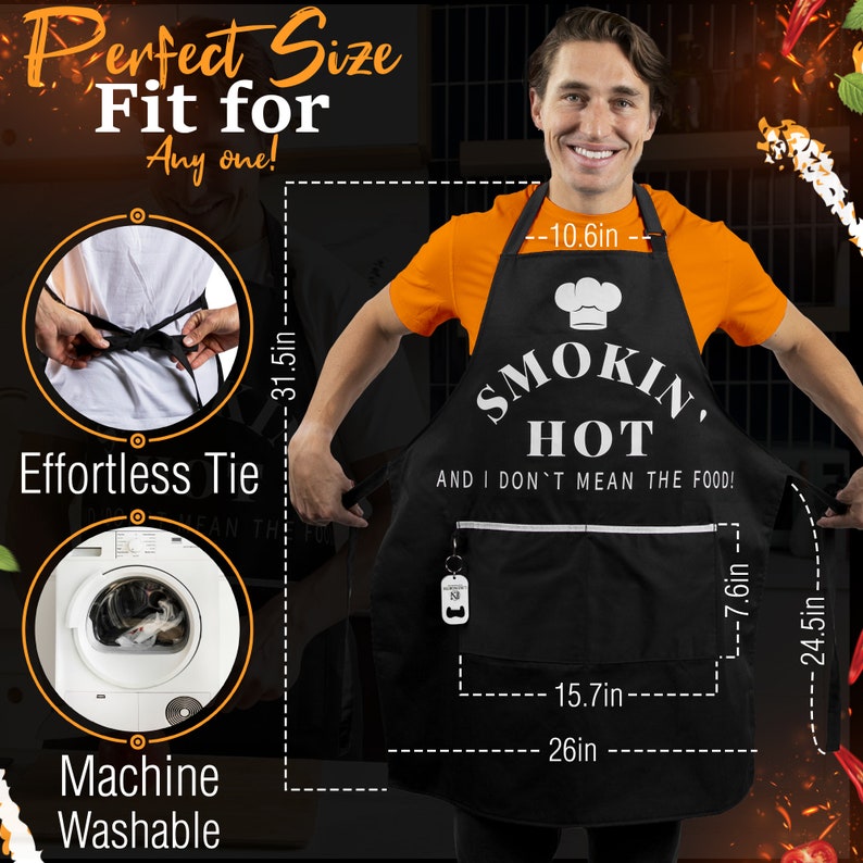 Puede incluir: Delantal negro con texto blanco que dice "Smokin' Hot and I don't mean the food!" El delantal tiene un bolsillo grande en la parte delantera y un bolsillo m&aacute;s peque&ntilde;o en el lateral. El delantal mide 66 cm de ancho, 80 cm de largo y tiene un bolsillo de 19,3 cm.