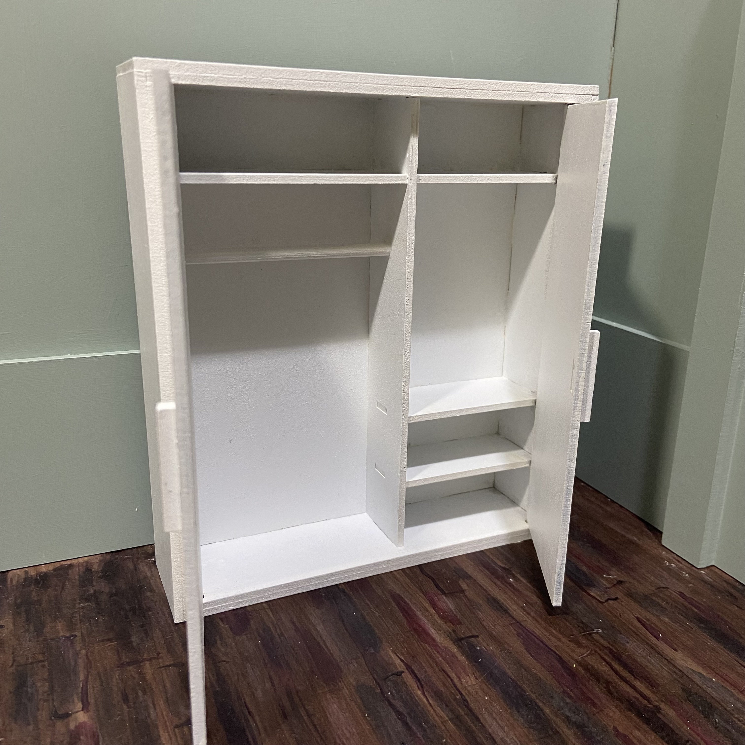 Miniatur-Garderobe Aus Holz Für Puppenhaus Im Maßstab 1:12 – Doppeltüriger Kleiderschrank, Vintage Braun, Für Kinder & Sammler
