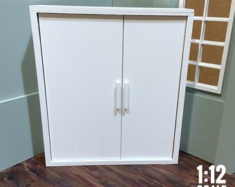 Miniatur-Garderobe Aus Holz Für Puppenhaus Im Maßstab 1:12 – Doppeltüriger Kleiderschrank, Vintage Braun, Für Kinder & Sammler