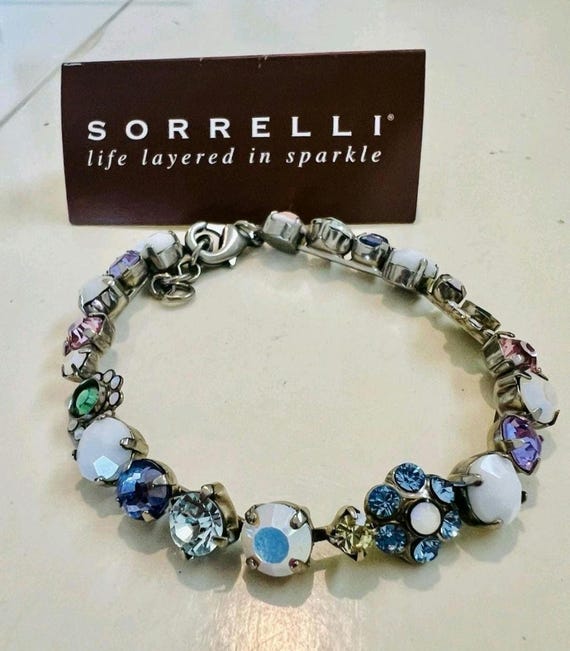 Vintage Sorrelli Fresh Spring Flowers Rhinestone & Milk Glass Bracelet 8 Inches