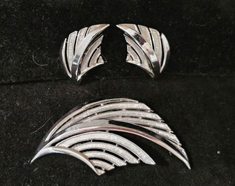 Trifari Vintage Silver Flair Demi Parure Brooch & Earrings Matching Set * 1 Owner *