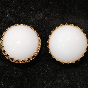 Miriam Haskell Vintage Signed Milk Glass Large Round Clip On Earrings * MINT CONDITION *