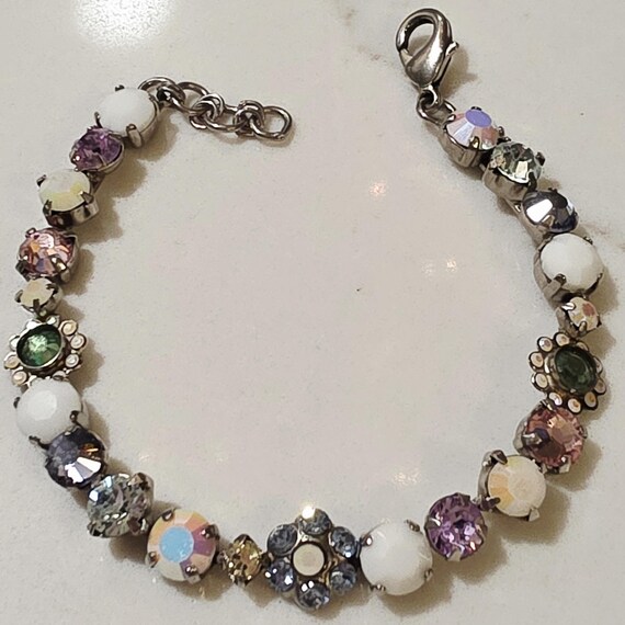 Vintage Sorrelli Fresh Spring Flowers Rhinestone & Milk Glass Bracelet 8 Inches View 5