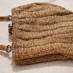 Bolso vintage Richere de Walborg ~ Cartera convertible Gatsby dorada ~ Hecho a mano en Japón ~ Alrededor de los años 50 ~ Cierre superior a presión ~ Monedero antiguo con cuentas