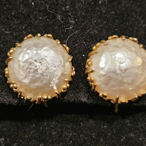 Miriam Haskell 40s Vintage Signed Round Faux Pearl Clip On Earrings * Bright Gold * Fill Sized *