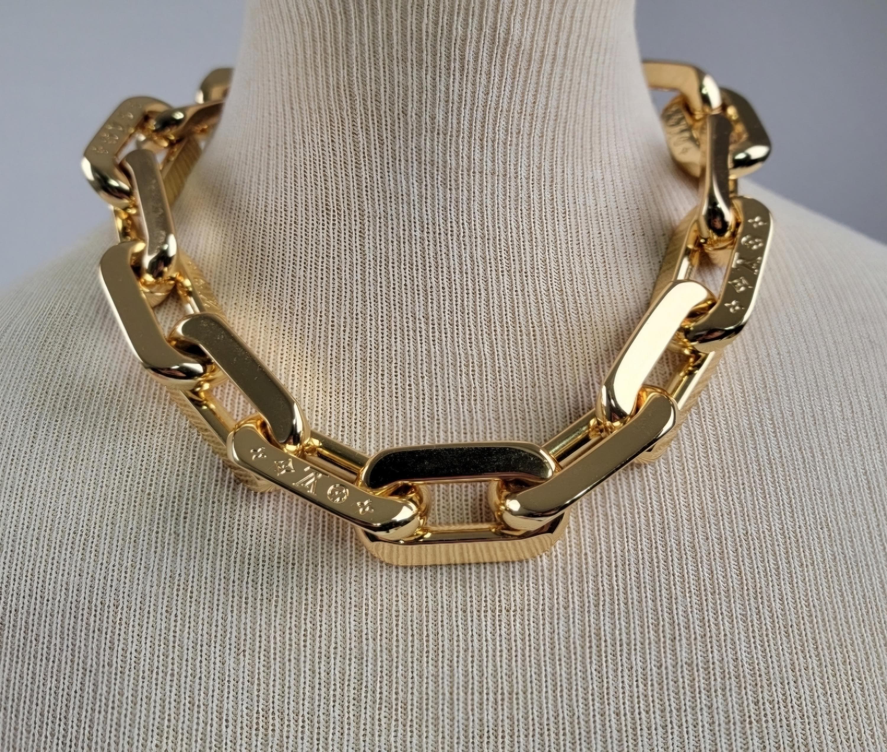 Authentic Louis Vuitton PM Very Rare Coussin Gold Curb Chain