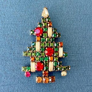Weiss Vintage 5 Candle Brooch - Etsy