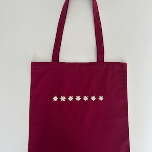 Beutel Blumen Jutebeutel Totebag Baumwolle Embroidery Ästhetisch Minimalistisch handbestickt Blumenmotiv Einkaufsbeutel Shoppen
