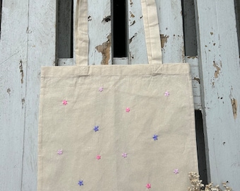 Bag Flowers Jute Bag Totebag Cotton Embroidery Aesthetic Minimalist Hand Embroidered Flower Motif Shopping Bag Shopping