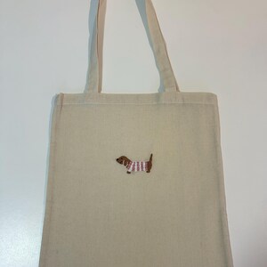 Beutel Dackel Jutebeutel Totebag Baumwolle Embroidery Ästhetisch Minimalistisch handbestickt Hundemotiv Einkaufsbeutel Shoppen