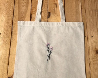 Blumen Beutel Minimalistisch Hand bestickt Embroidery sticken Shopper Einkaufsbeutel Blumenmotiv Jutebeutel Baumwolle