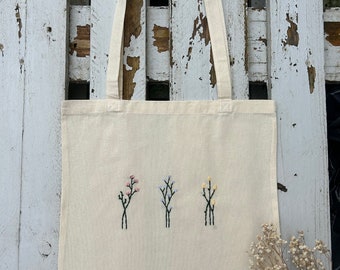 Beutel Blumen Jutebeutel bestickt Pastell BaumwolleTotebag Ästhetisch Minimalistisch handbestickt Blumenmotiv Einkaufsbeutel Shoppen