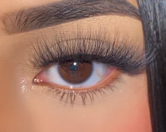 Luksusowe rzęsy na pasku – wielokrotnego użytku sztuczne rzęsy dla pełnego blasku | Bossy by E2 Beauties
