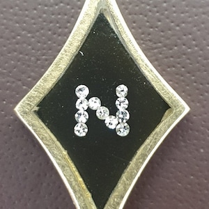 Vintage 0.15ct blanco natural Diamante N letra Colgante en forma de diamante 14kt ventana de oro amarillo circa 1980s