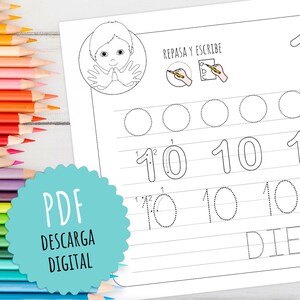 Puede incluir: Una hoja de trabajo imprimible en blanco y negro con líneas punteadas para trazar el número 10. La hoja de trabajo incluye la palabra española "DIEZ" para diez. La hoja de trabajo también incluye una imagen de un niño firmando el número diez en lenguaje de señas.
