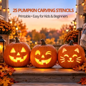 Pode incluir: Um gráfico digital com o texto 25 PUMPKIN CARVING STENCILS Printable • Easy for Kids & Beginners acima de três abóboras laranja esculpidas com rostos iluminados, incluindo uma clássica, uma piscando e uma com cara de gato.