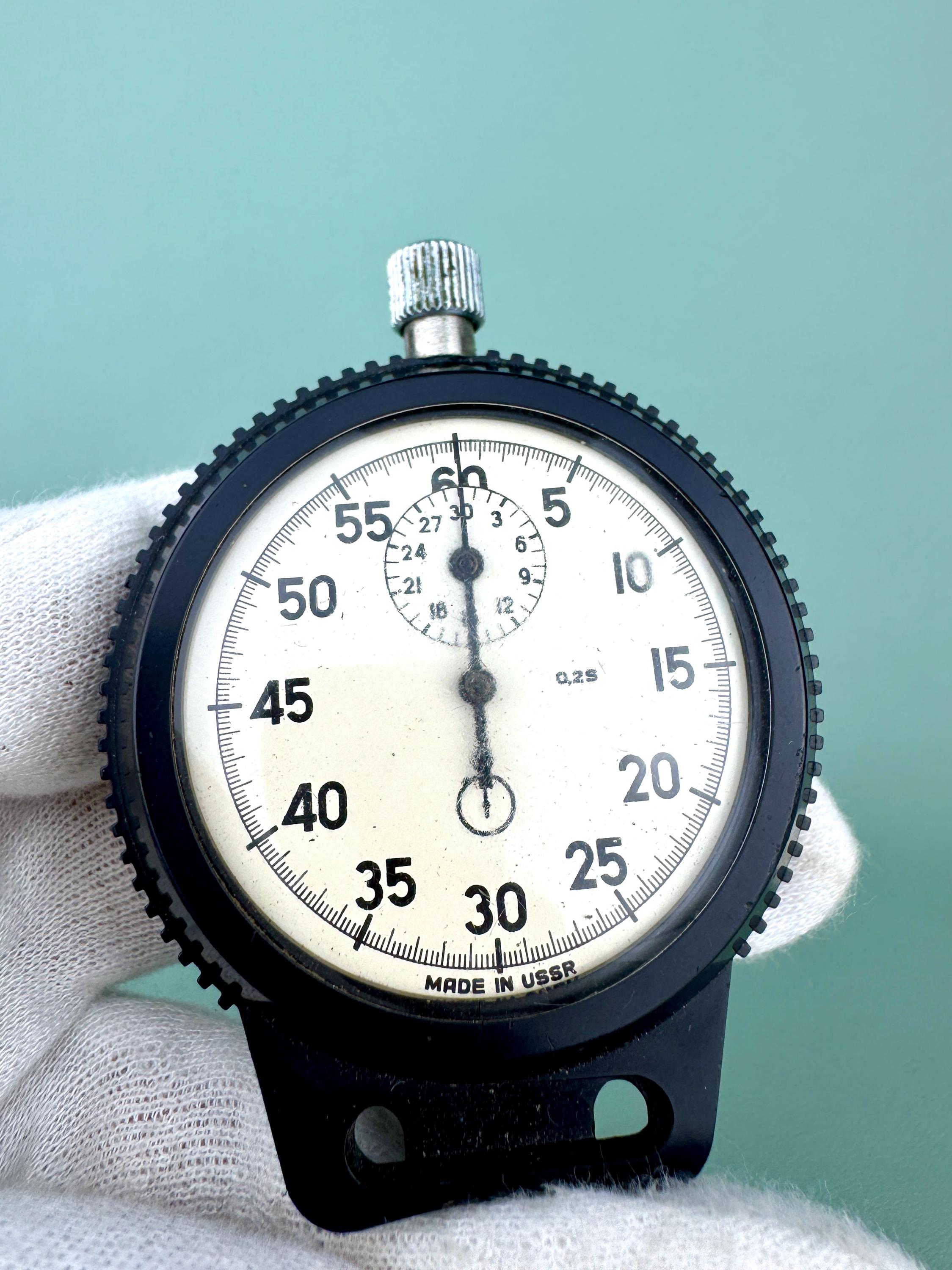 Ancien chronomètre soviétique AGAT mécanique fabriqué en URSS 1984 avec