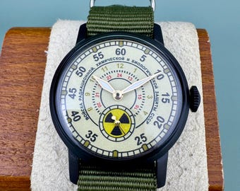 Reloj mecánico soviético Pobeda • Esfera con símbolo de radiación • Coleccionable de la URSS