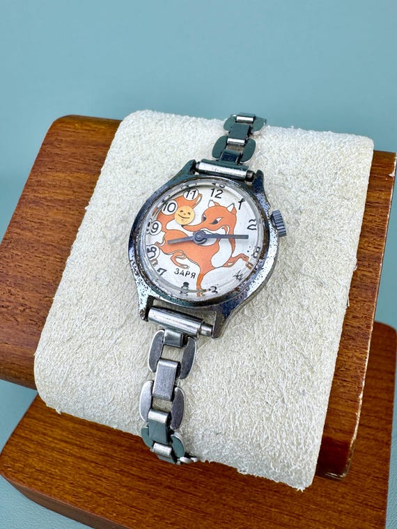 ZARIA (ZARJA) Mechanical Wristwatches Classic Vintage children's watch Fox ussr