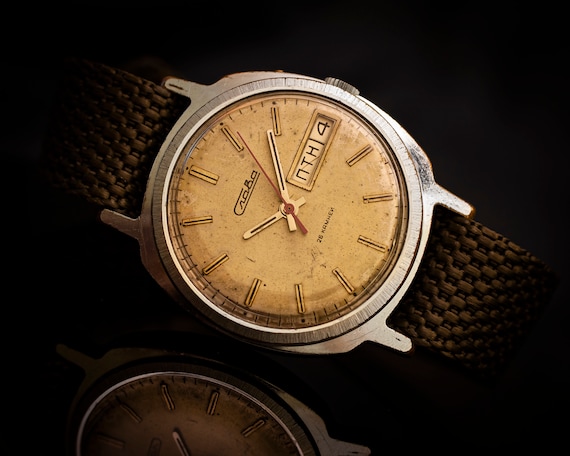 SLAVA Mechanical mens wristwatches Vintage Soviet watch Classic watch Made  in USSR ==