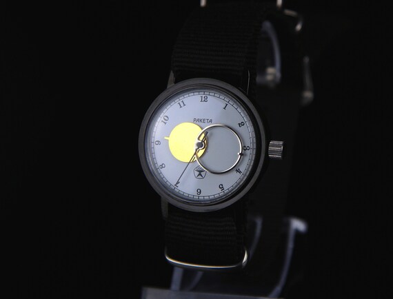 Montre-bracelet Mécanique Soviétique Vintage RAKETA 