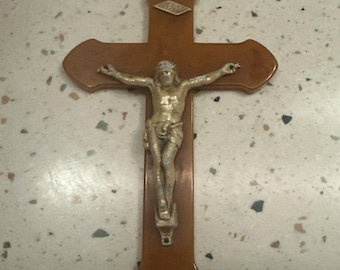 Vintage Butterscotch Bakelite Crucifix & Gold tone Jesus Christ INRI 5 1/2&quot; Cross