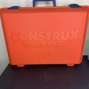VINTAGE 1985 Fisher Price CONSTRUX creative Building lot W/ 2 People Hard Case