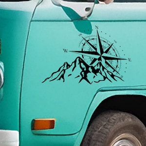 Kompass und Berge Aufkleber für Ihr Fahrzeug in hochwertigem Vinyl