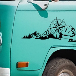 Bussola e orsi in montagna adesivo in vinile di altissima qualità