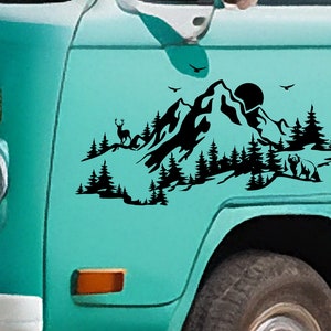 Decalcomania in vinile con cervo e orso in montagna per camper, autobus, auto o roulotte