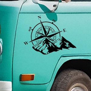 Vinylsticker Compass and Mountain - Vinylsticker voor je busje, camper, caravan, boot en meer
