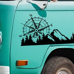 Vinylsticker Compass and Mountain - Vinylsticker voor je busje, camper, caravan, boot en meer