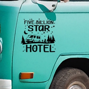 Vijf miljard sterren hotel vinylsticker - Vinylsticker voor uw busje, camper, caravan, boot en meer