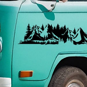 Deer in the Mountain Vinyl Decal - Vinylsticker voor uw busje, camper, caravan, boot en meer