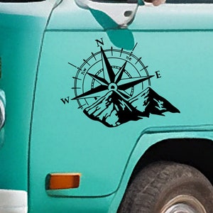 Vinylsticker Compass and Mountain - Vinylsticker voor je busje, camper, caravan, boot en meer