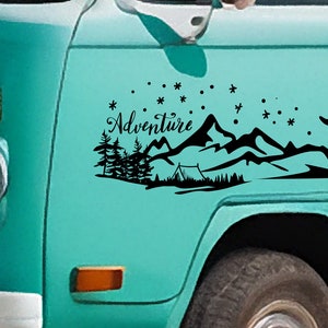 Mountain Adventure Vinyl Decal - Vinylsticker voor uw busje, camper, caravan, boot en meer