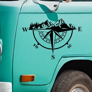 Compass Mountain Bear Deer Vinyl Sticker - Vinyl sticker voor uw busje, camper, caravan, boot en meer