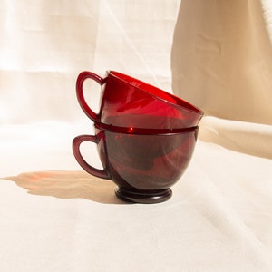 Set of 4 Vintage Red Glass Coffee or Tea Cups / Red Glassware / Vintage Coffee Mugs / Vintage Drinkware