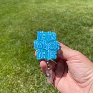 It Is What It Is intrekbare badgehaspel