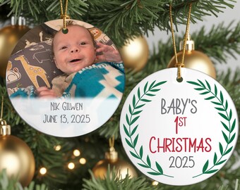 Adorno colgante de cerámica personalizado con foto: La primera Navidad del bebé