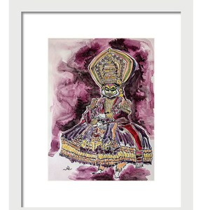 Pu&ograve; includere: Un dipinto ad acquerello di un artista in costume tradizionale indiano. L'artista indossa un grande e elaborato copricapo e una lunga gonna fluida. Lo sfondo &egrave; di colore viola scuro con sfumature di rosa e bianco.