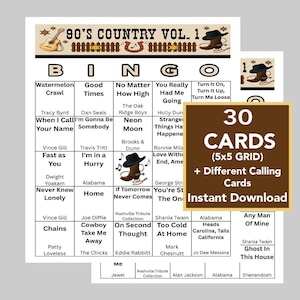Puede incluir: Un juego de bingo con tem&aacute;tica de m&uacute;sica country. El juego incluye 30 tarjetas con una cuadr&iacute;cula de 5x5, m&aacute;s tarjetas de llamada. El t&iacute;tulo "90's Country Vol. 1" se muestra en la parte superior, con t&iacute;tulos de canciones y nombres de artistas en las tarjetas.
