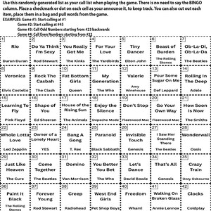 Puede incluir: Una tarjeta de juego de bingo de la Invasi&oacute;n Brit&aacute;nica con una cuadr&iacute;cula de t&iacute;tulos de canciones y nombres de artistas. La tarjeta incluye instrucciones y ejemplos para jugar, con una lista de llamadas en la parte superior.
