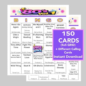 Puede incluir: Un juego de tarjetas de bingo con tem&aacute;tica de los a&ntilde;os 80, con t&iacute;tulos de canciones y el texto "80's Vol. 1". El juego incluye 150 tarjetas con una cuadr&iacute;cula de 5x5 y diferentes tarjetas de llamada. El dise&ntilde;o incorpora colores vibrantes y una fuente l&uacute;dica.
