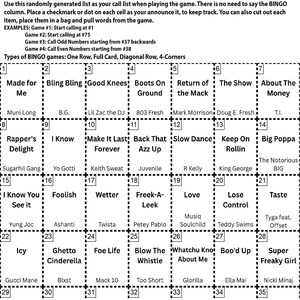 K&ouml;nnte beinhalten: Schwarz-wei&szlig;e Bingo-Karte mit dem Titel "Drop the Beat Bingo Instructions". Die Karte zeigt ein Raster mit verschiedenen Phrasen und K&uuml;nstlernamen, darunter "Made for Me", "Bling Bling" und "Icy". Anweisungen f&uuml;r das Spiel sind ebenfalls enthalten.